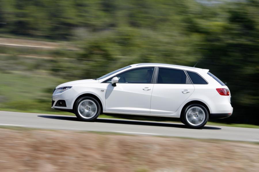  Seat Ibiza ST 2010 года  (фото 32 из 102)